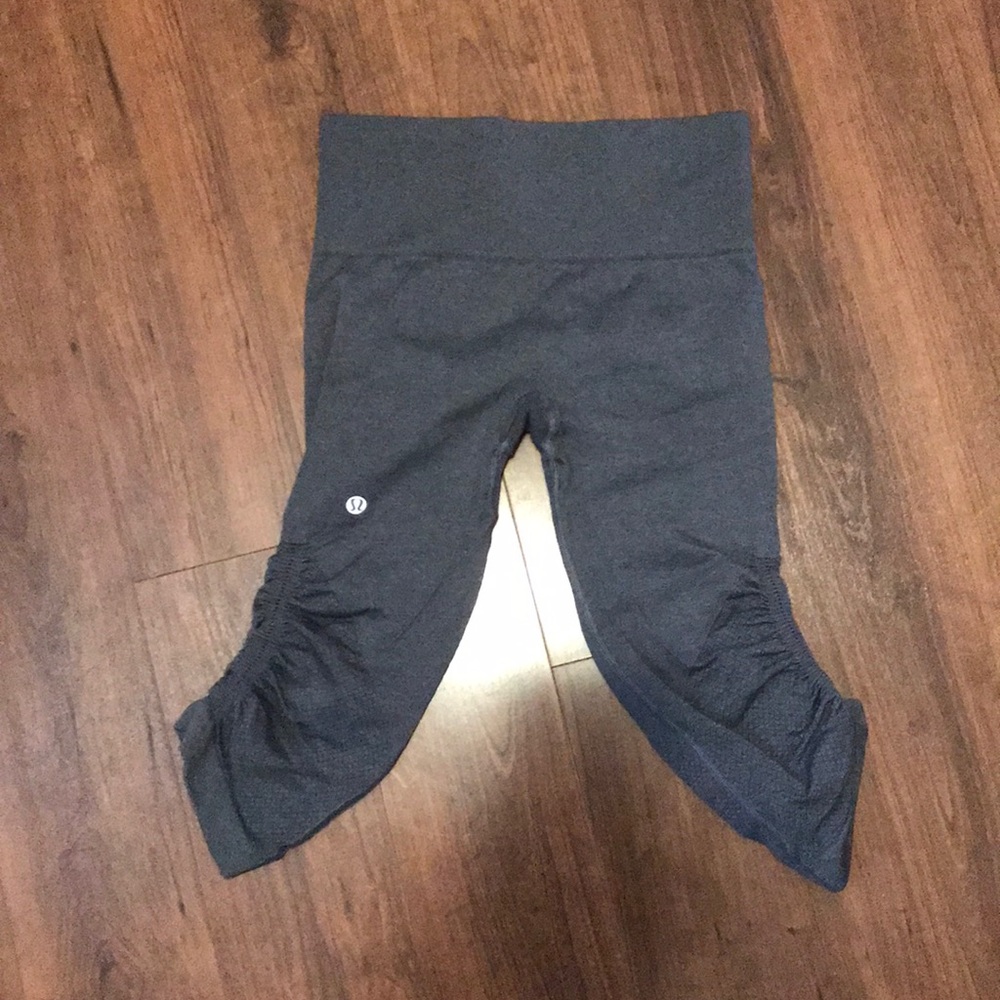 Lululemon workout capris